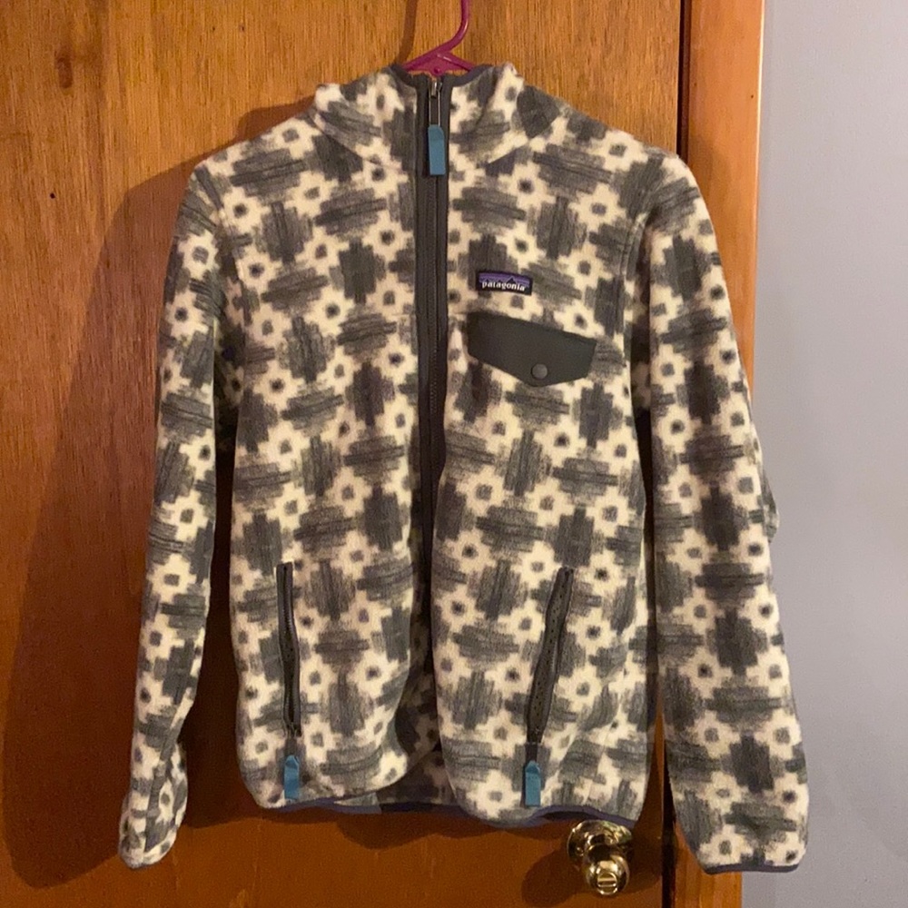 hooded patagonia zip up sweater